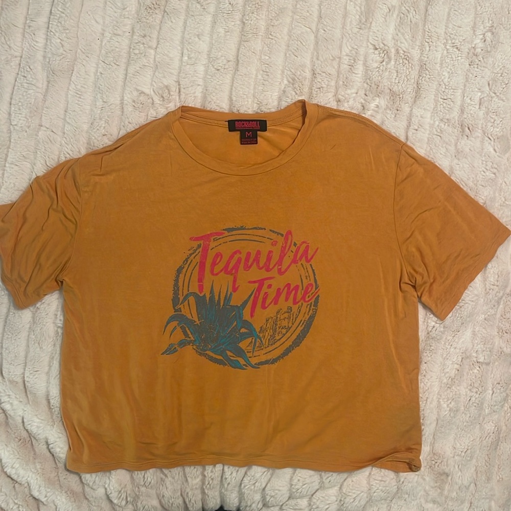 Loose fit slightly cropped Tequila Time t shirt. Really soft material.